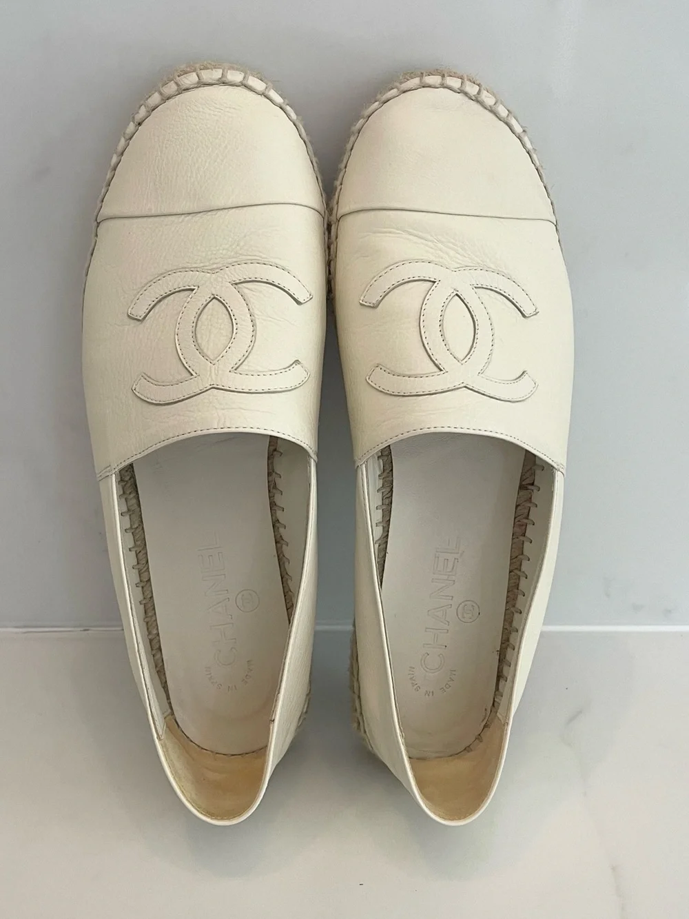 CHANEL Cream Lambskin Leather CC Espadrille Flats
